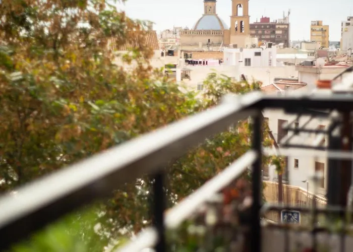 Centro-rambla 公寓 *